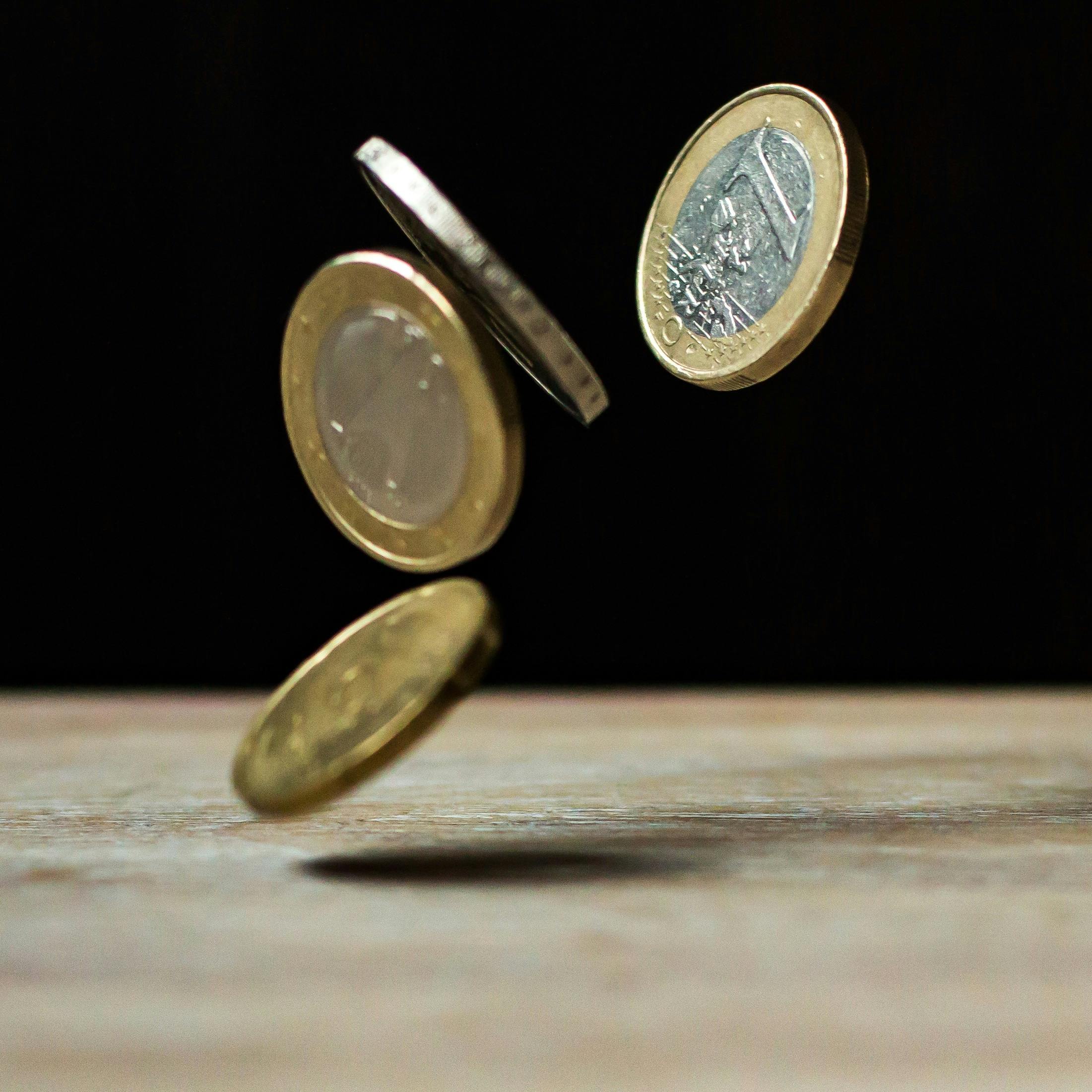 如何解读国际黄金价值的趋势图？这种趋势对投资者有何指导意义？